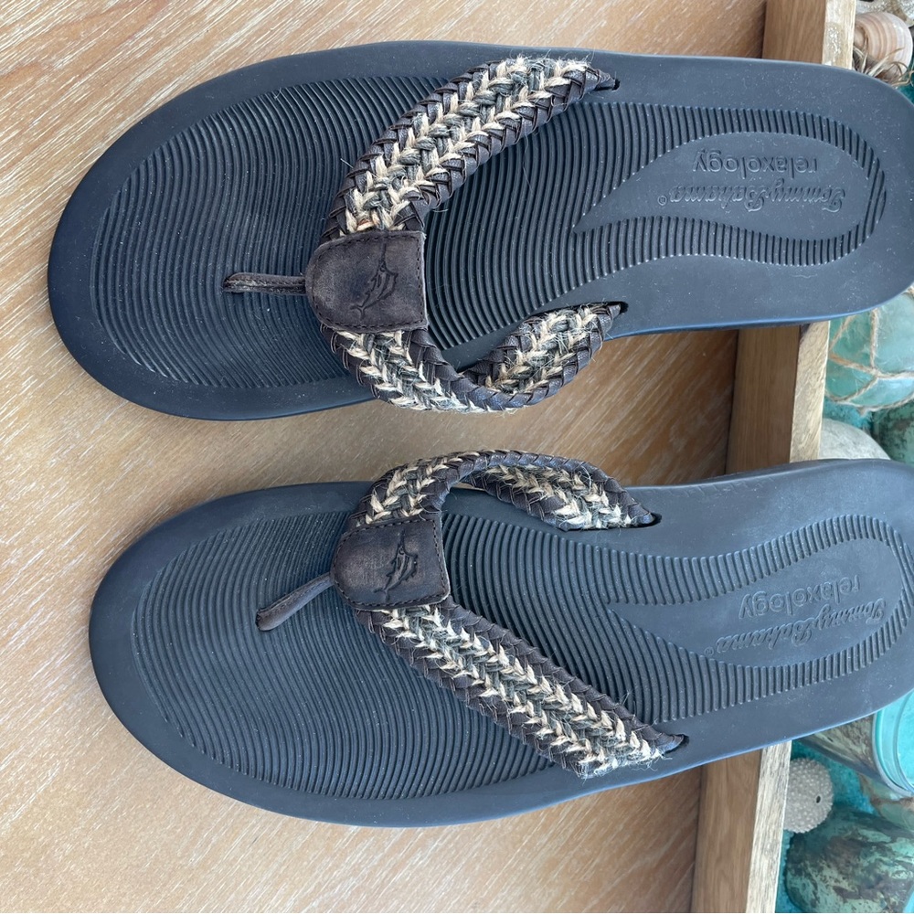 Tommy Bahama Reflexology Men’s sandal/flip flops US Size 12. Pre-owned.